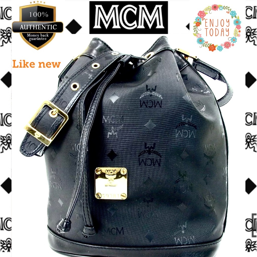 💯like new✅ MCM shoulder bag bisetos pvc black